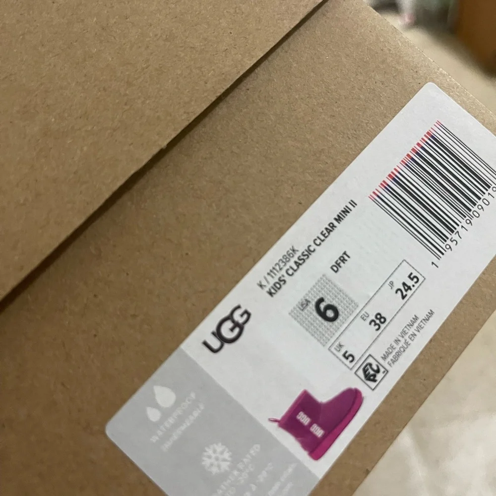 Pink ugg boot - Picture 2 of 2